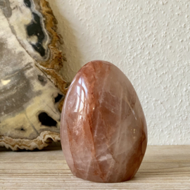 Hematoïde Kwarts (Red Healer) gepolijste sculptuur