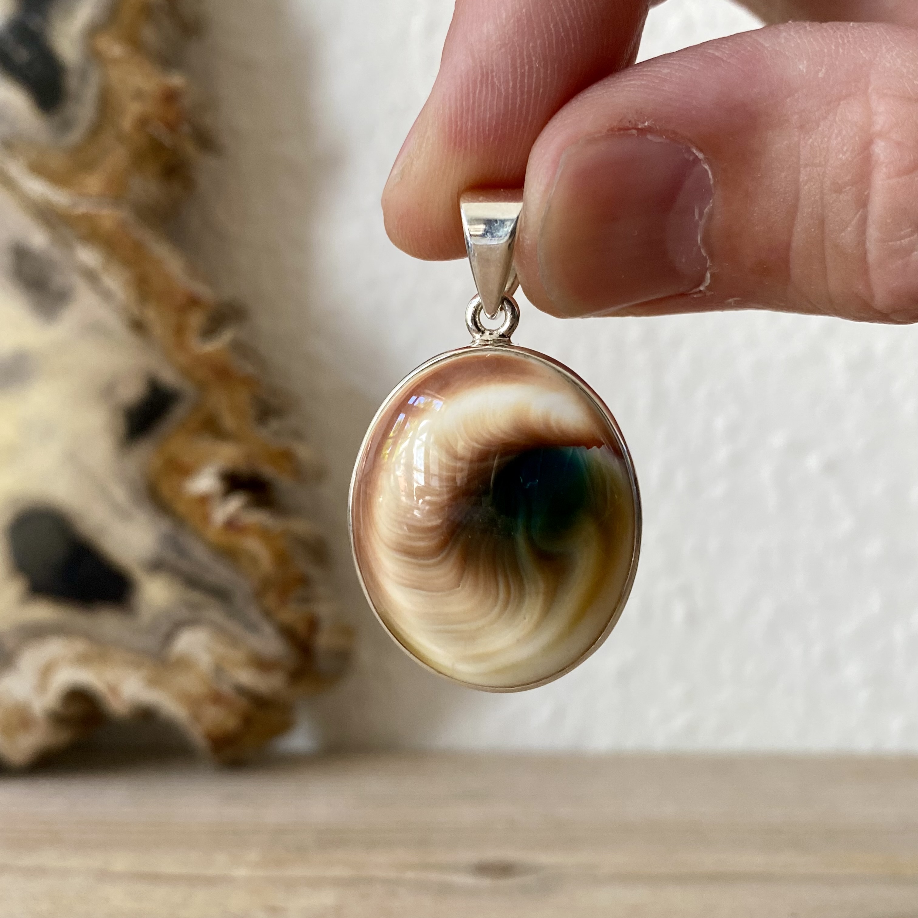 Hanger Eye of St. Lucia in sterling zilver ca. 24 x 34 mm