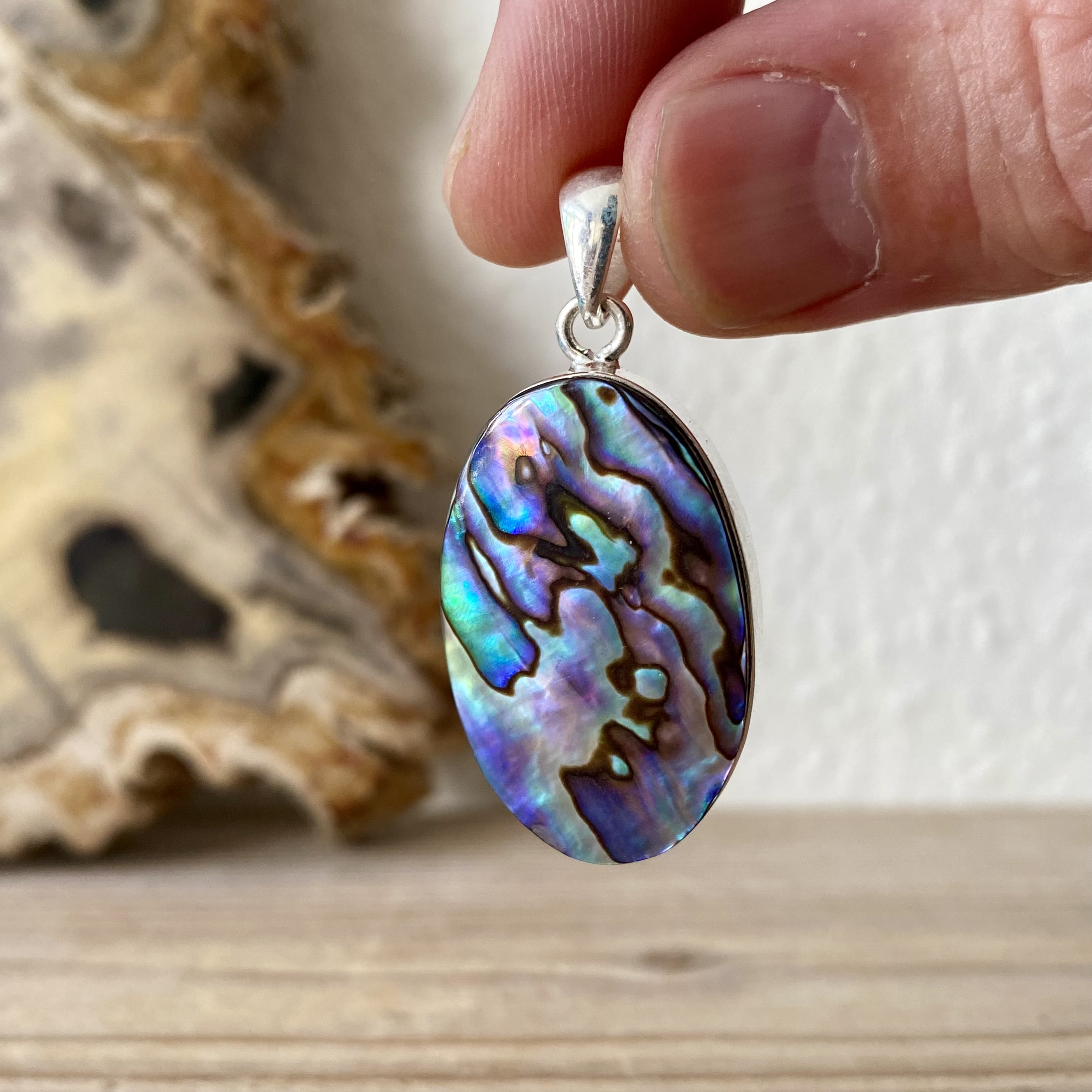 Hanger Abalone in sterling zilver ca. 21 x 38 mm