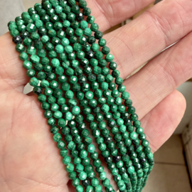 Malachiet gefacetteerde ronde kralen ca. 3 mm (seedbeads)