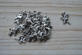 Metalen bedel heks ca. 18 x 20 mm per 3 stuks