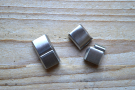 RVS magneetsluiting MAT ca. 13 x 25 mm per stuk