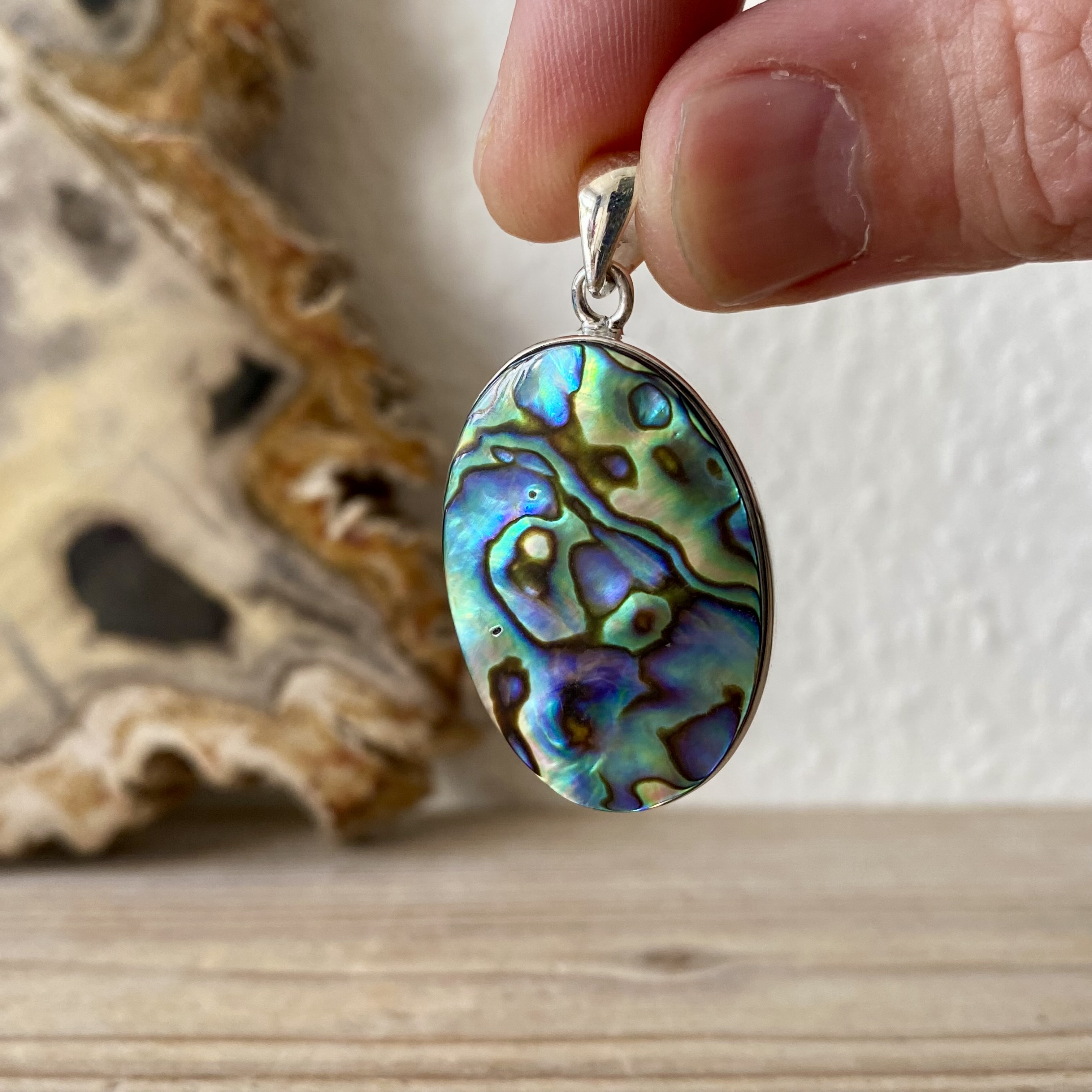 Hanger Abalone in sterling zilver ca. 24 x 39 mm