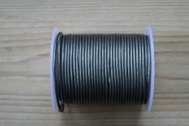 Rundleer 2 mm Metallic Hematiet per meter