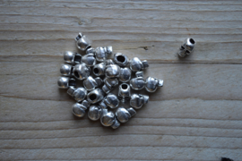 Metal Perle Toteskopf ca. 7 x 10 mm pro 4 Stück