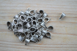 Metalen bedelhanger ca. 9 x 14 mm per stuk