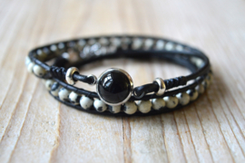 3-Wraparmband met 4 mm Dalmatier Jaspis en tussenstuk met cabochon