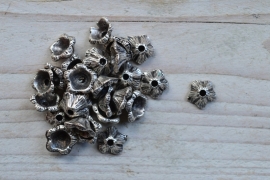 Metalen kraalkap ca. 13 mm per 6 stuks