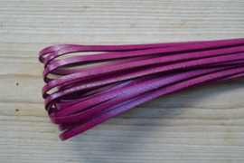 Flaches Rindleder 5 mm snakestyle Fuchsia pro 10 cm