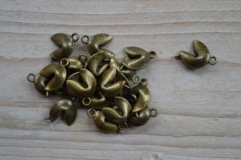 Bronskleurige bedel fortune-cookie ca. 12 x 15 mm per 3 stuks