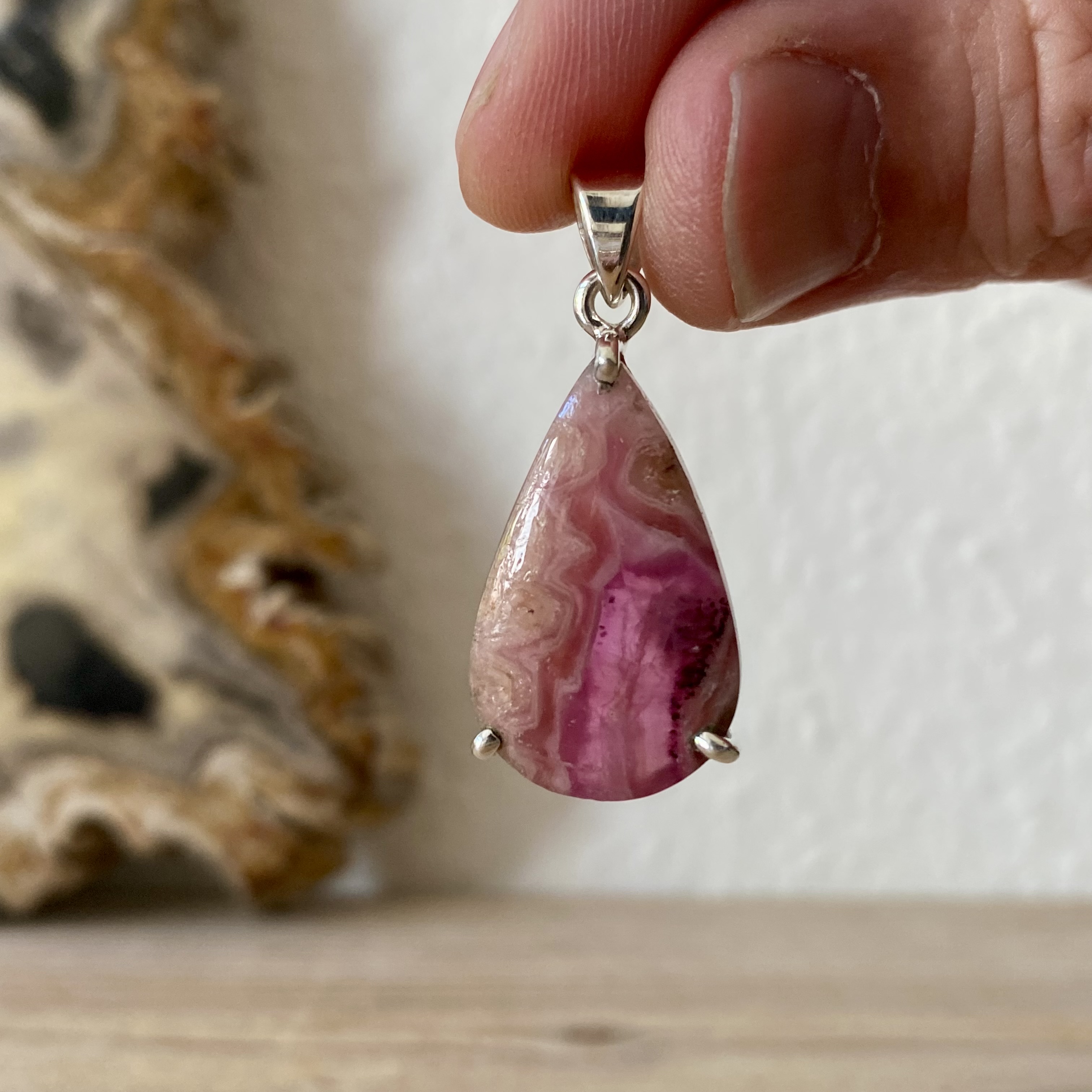 Hanger Cobalto Calciet in sterling zilver ca. 16 x 33 mm