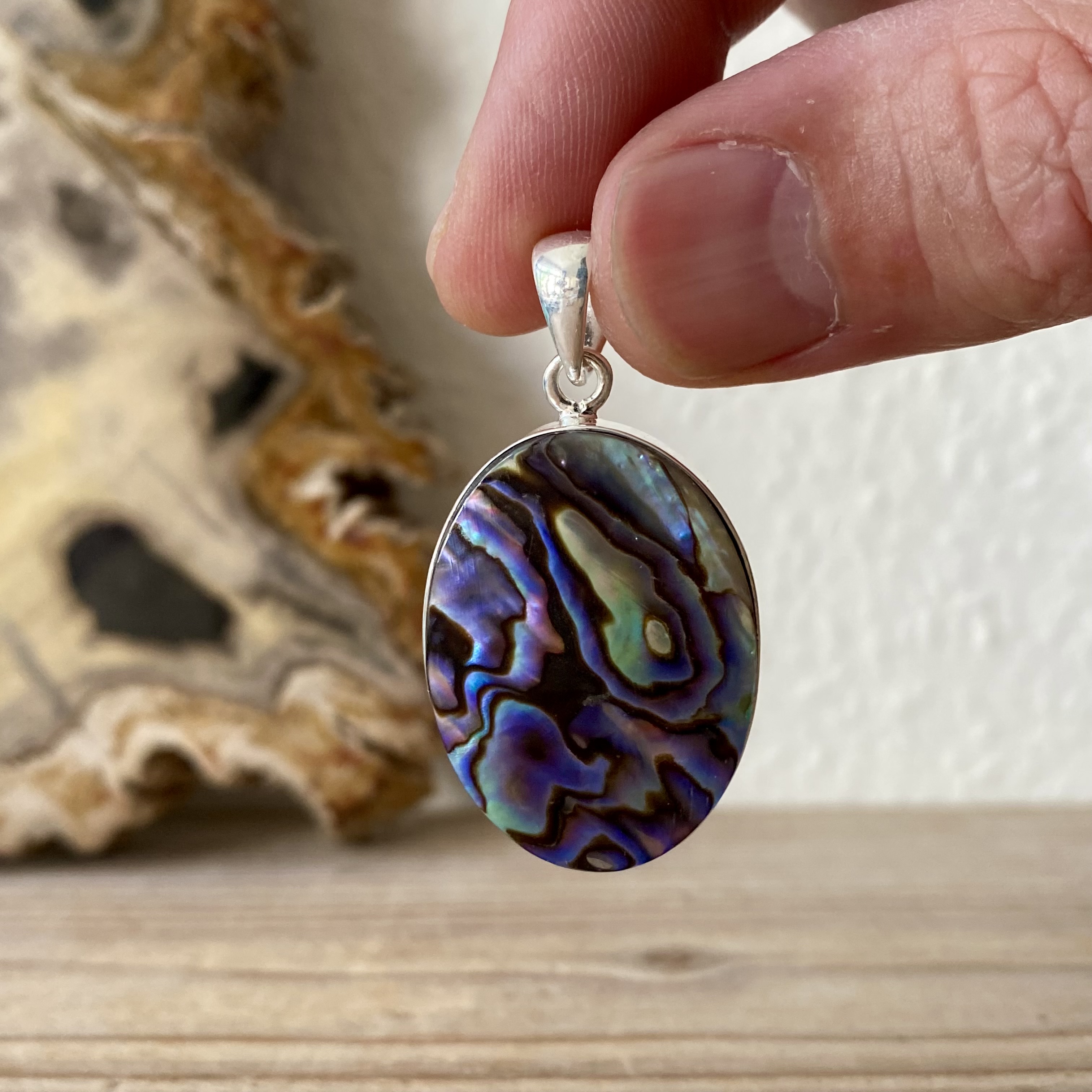 Hanger Abalone in sterling zilver ca. 24 x 38 mm