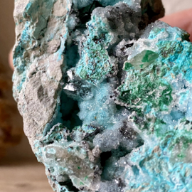 Ruwe Chrysocolla met druzy
