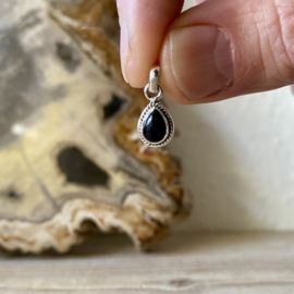 Sterling zilver hangertje met Onyx