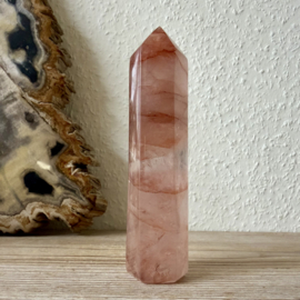 Hematoïde kwarts/Red Healer gepolijste toren