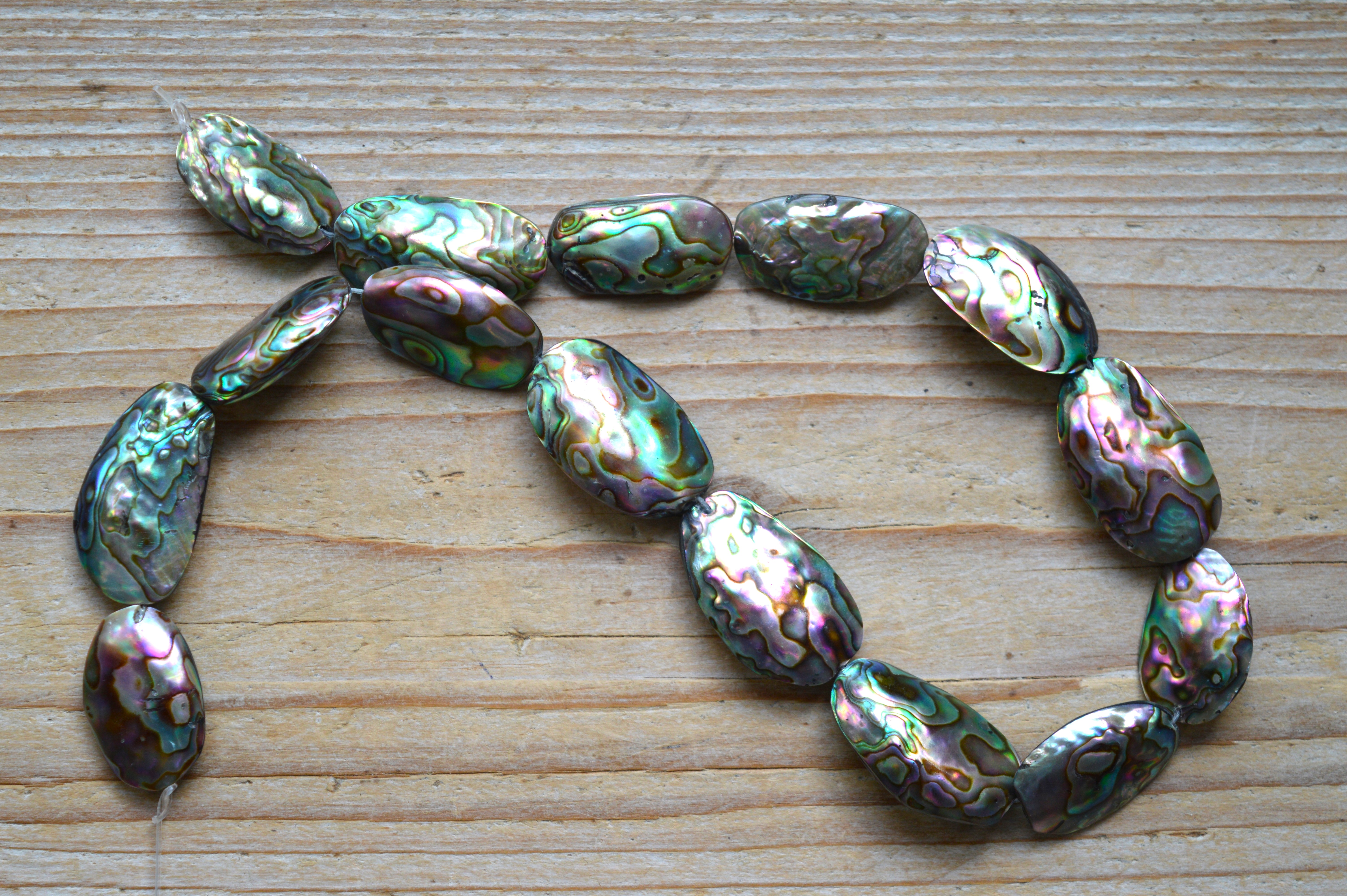 Abalone schelp kussentjes ca. 15 x 30 mm