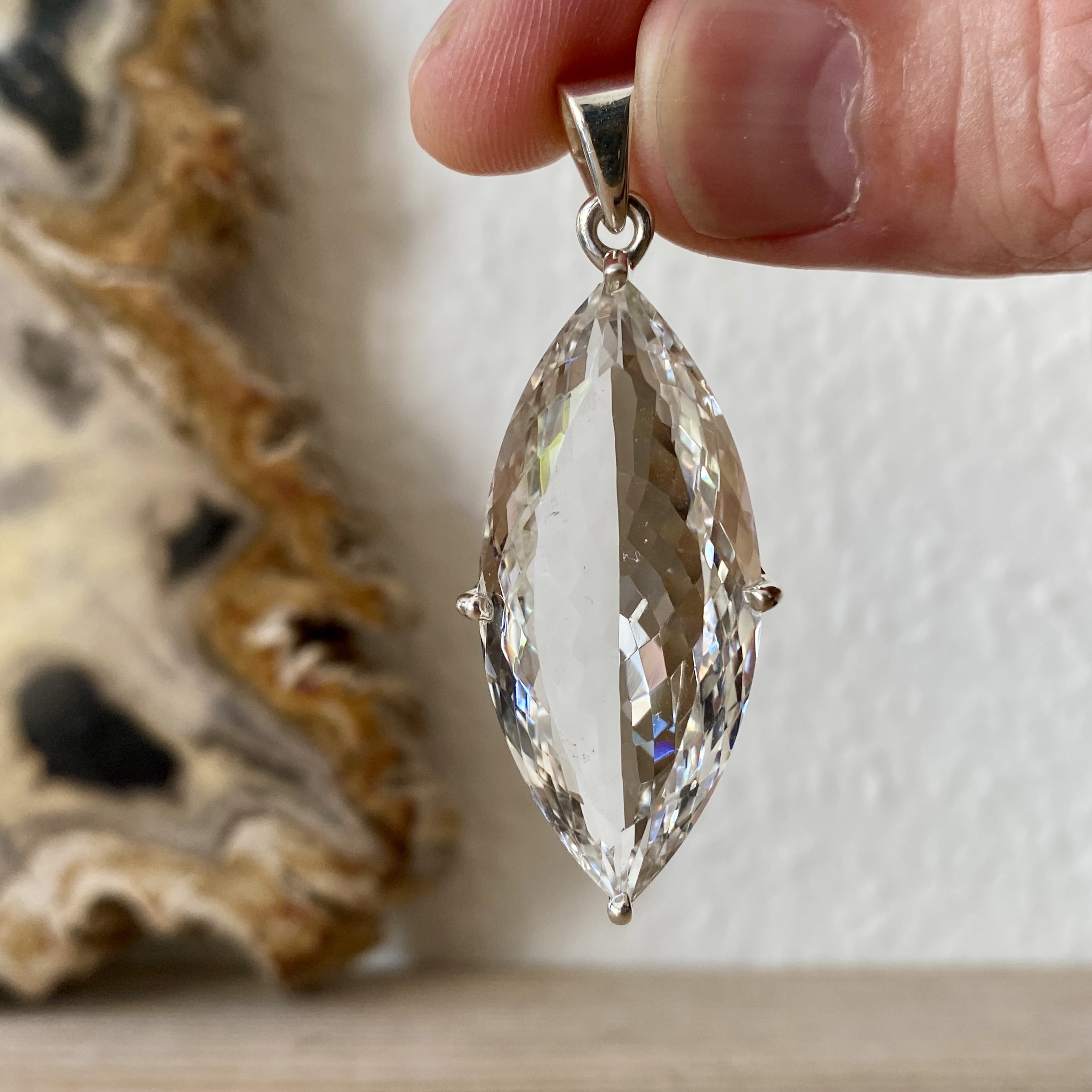 Hanger Bergkristal in sterling zilver ca. 20 x 47 mm