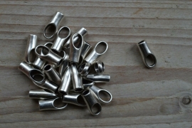 Metalen eindkap 4 mm ca. 8 X 18 mm per stuk
