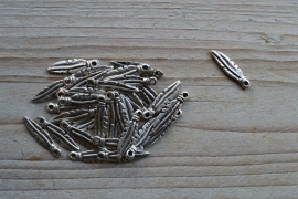 Metalen charm feder ca. 7 x 26 mm pro 5 stück