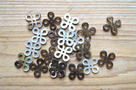 Parelmoer 'eindeloze knoop' donker ca. 20 x 20 mm per 2