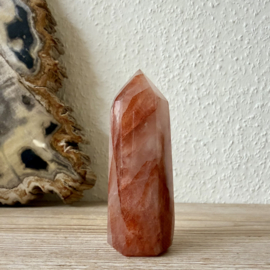 Hematoïde kwarts/Red Healer gepolijste toren