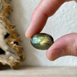 Labradoriet cabochon ca. 17 x 23 mm
