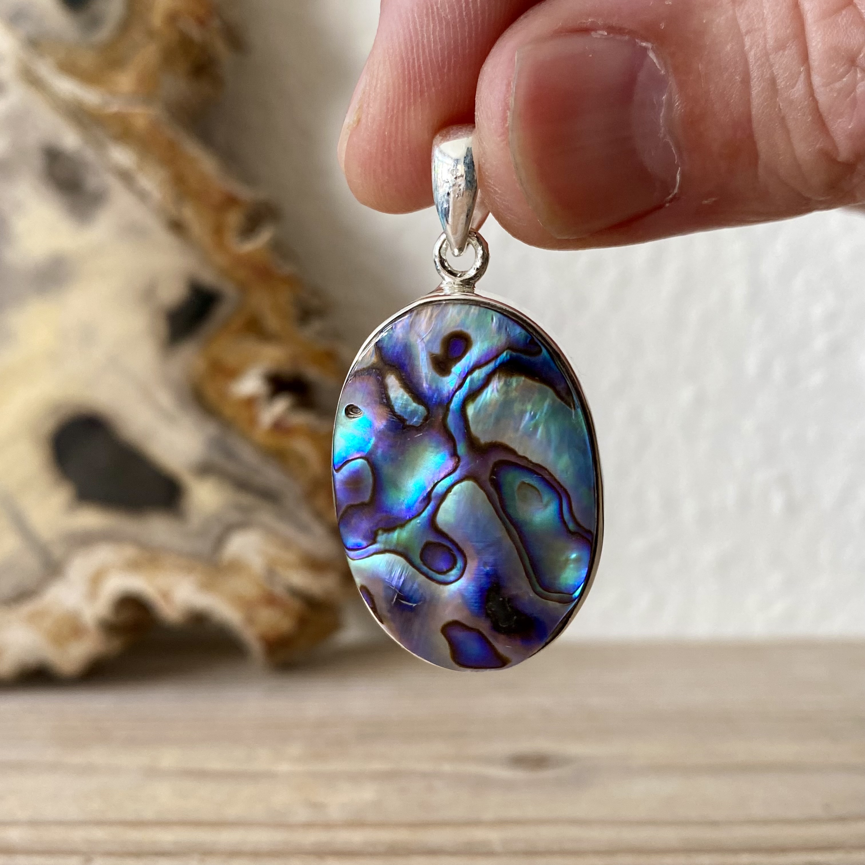 Hanger Abalone in sterling zilver ca. 22 x 37 mm