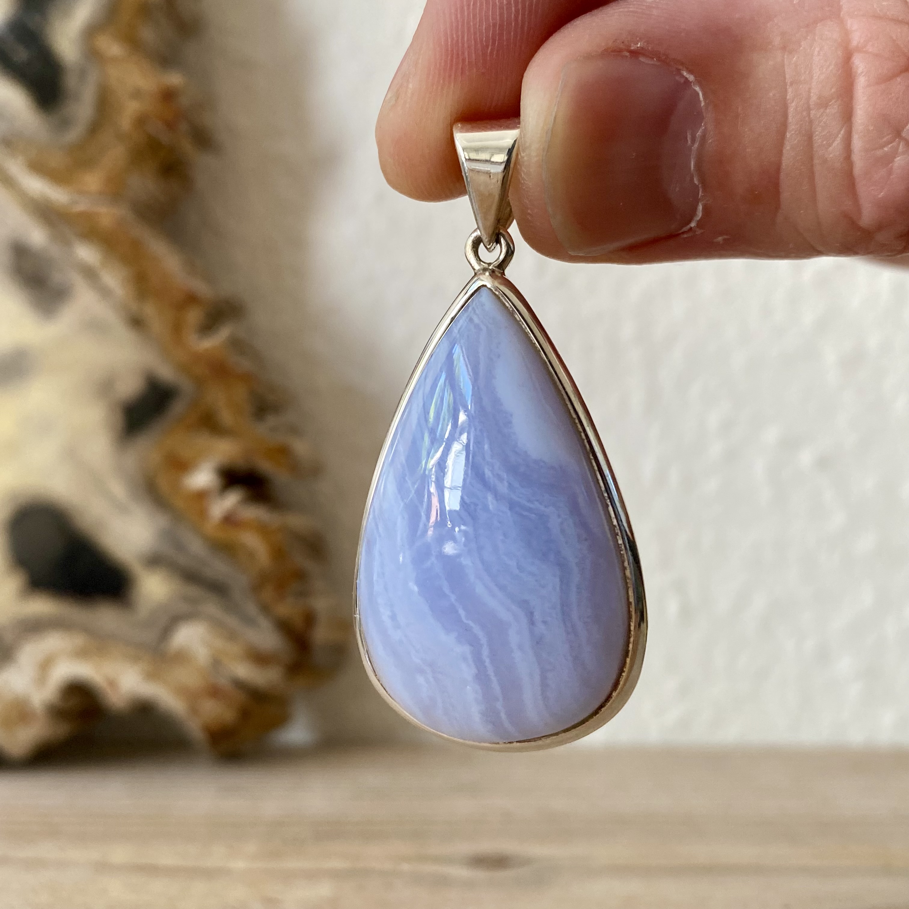 Hanger Chalcedoon in sterling zilver ca. 25 x 42 mm