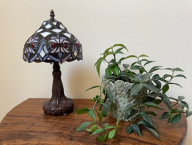 Tiffany lamp, bureaulamp paars/wit hoogte 33 cm