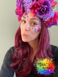 Haarbanden met kunstbloemen voor themafeesten
