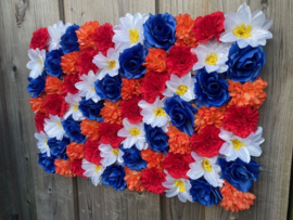 Bloemenmuur/flowerwall koningsdag kleuren 40x60 cm