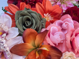 Prachtige restpartij van 50 kunstbloemen zonder steel, diversen soorten