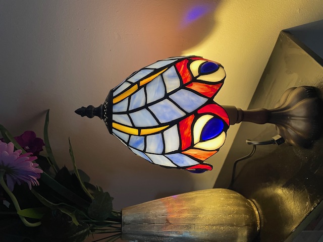 Tiffany lamp, tafellamp 30x15 cm pauwveren lamp
