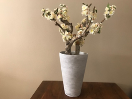 Bloesemboom met wit/creme kleurige zijde bloesem, hoogte 95 cm
