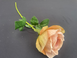 Kunstbloemen rozen taupe met een licht roze tint hoogte 66 cm