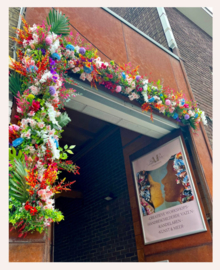Kunstbloemen decoratie winkel gevel Atelier Feelix Sittard bloemenboog
