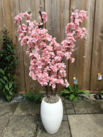 Bloesem kunstboom 105 cm, stam van echt hout, staand in een stenen witte pot