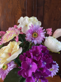 Kunstbloemen boeket mix paars, groen, creme, tafeldecoratie