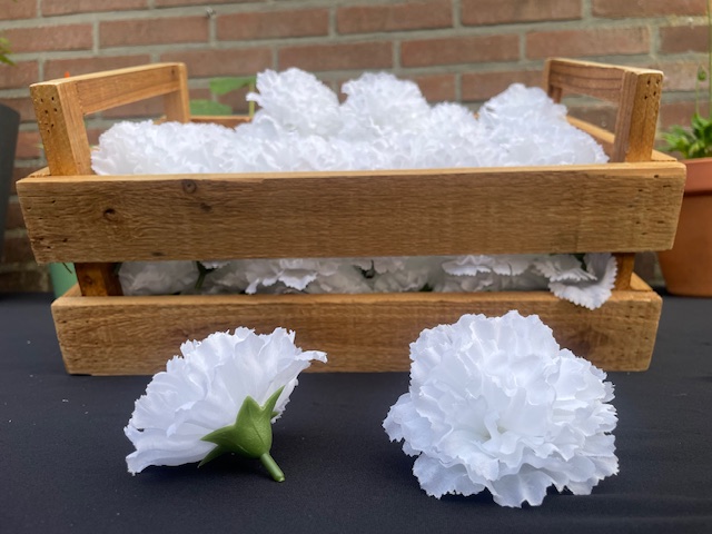 Kunstbloemen anjers wit diameter 9 cm
