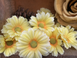 Kunstbloemen madeliefjes geel, diameter 5,5 cm