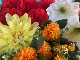 Restpartij met 32 verschillende soorten kunstbloemen