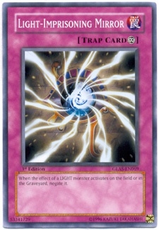 Light-Imprisoning Mirror - 1st. Edition - GLAS-EN069