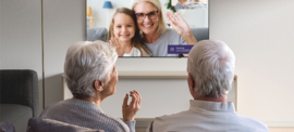 Beeldbellen via TV met je ouders of andere dierbaren, Femly