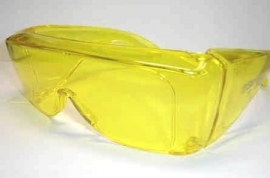 UV-shield 50, 87% lichtdoorlatend, gele bril (grote overzetbril)