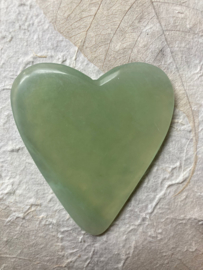 Jade Guasha Steen hartje 4 mm dikte, nr 1, 2 en 3 verkocht