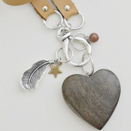 Ketting plat leer 'camel' met houten hart