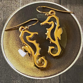 Oorbellen 14K Gold Filled met hanger zeepaard