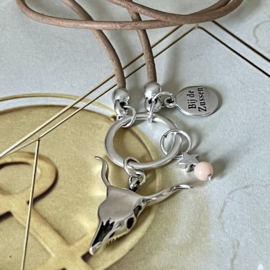 Ketting leer ‘nude’ met hanger bull