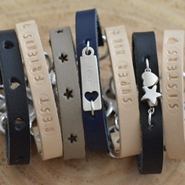 Armband plat leer met tekst, bedel of uitgesneden hart/ster