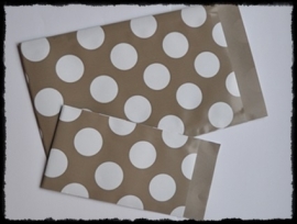 Papieren zakjes, taupe polkadot - 7x13 cm. - 5 suks
